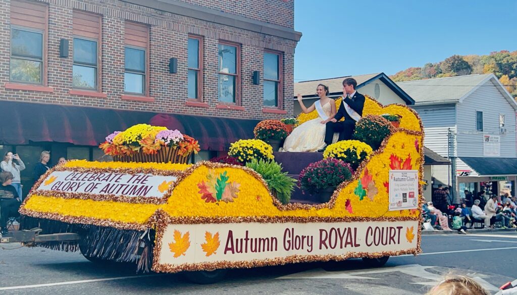 Fall Themed Float Autumn Glory Parade Deep Creek