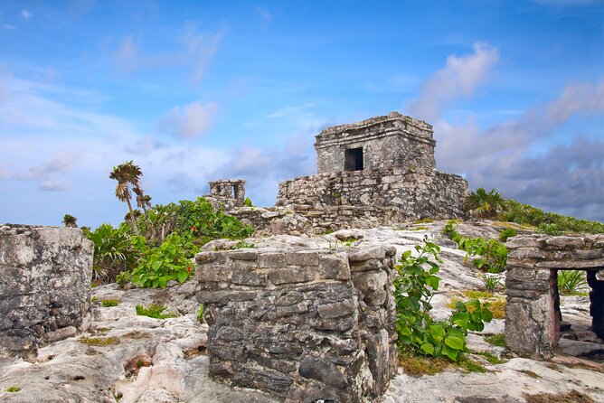 Tulum Mayan Ruins are a top thing to do for teen families in Cancun Mexico