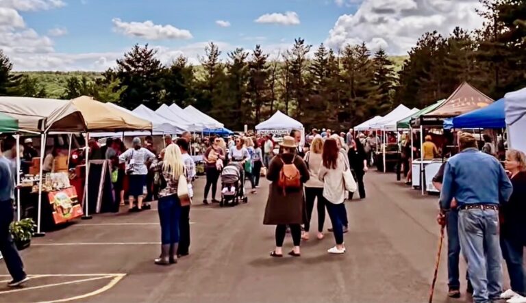 Deep Creek Lake Farmer's Market in summer