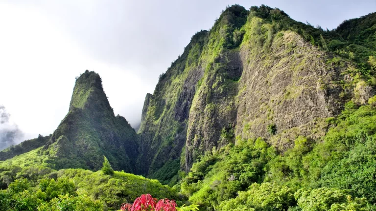 Iao Valley State Monument on the ultimate Maui, Hawaii travel itinerary