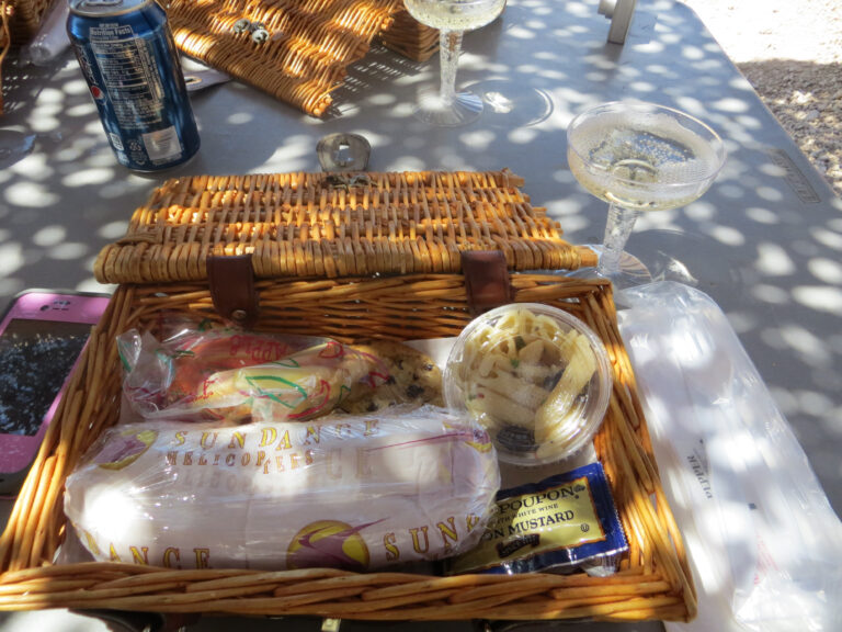 Champagne Picnic on Grand Canyon Floor with helicopter tour