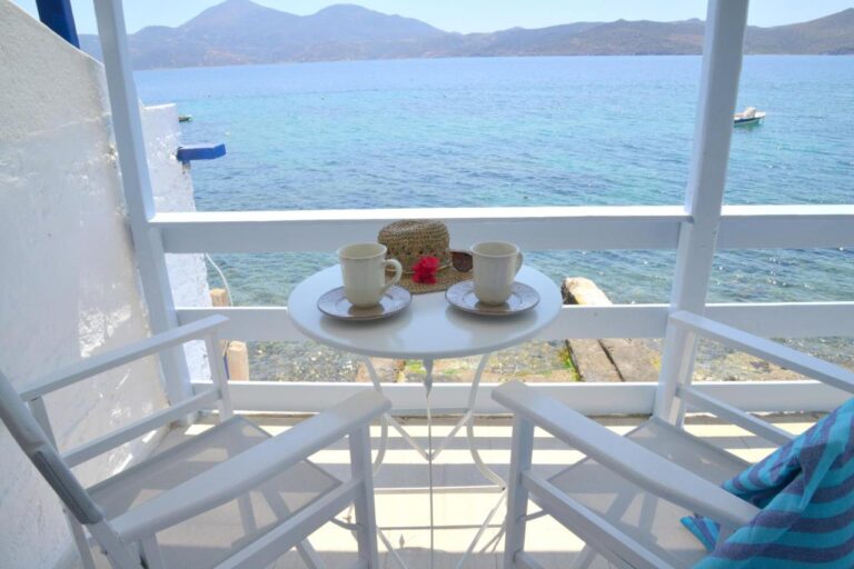 Syrma Vacation Rentals in Klima, Milos Greece