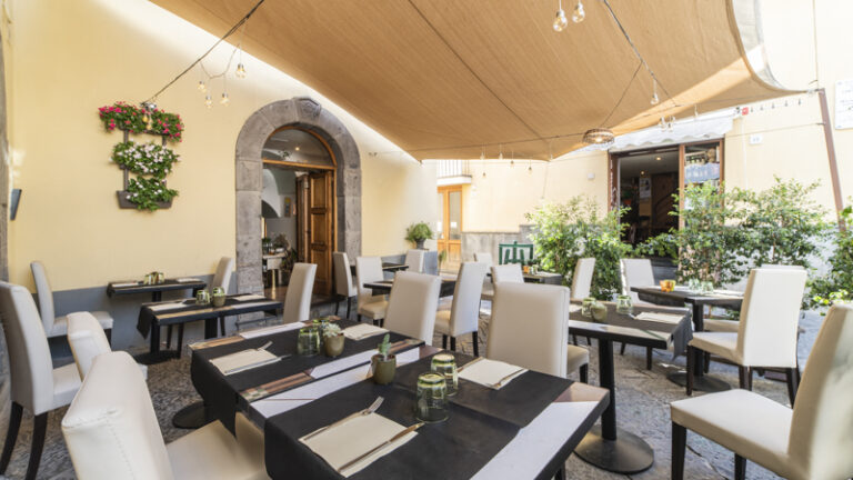 Trattoria Dei Mori Restaurant in Sorrento Italy