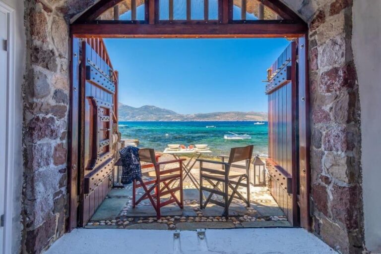 Syrma Vacation Rentals in Klima, Milos Greece