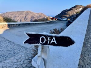 Hike From Fira to Oia in Santorini Greece