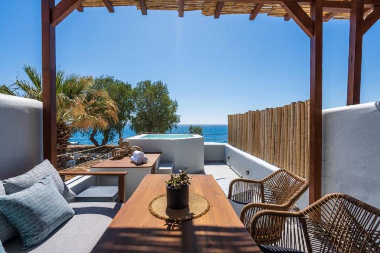 Elixir Del Mar On The Beach in Kamari, Santorini