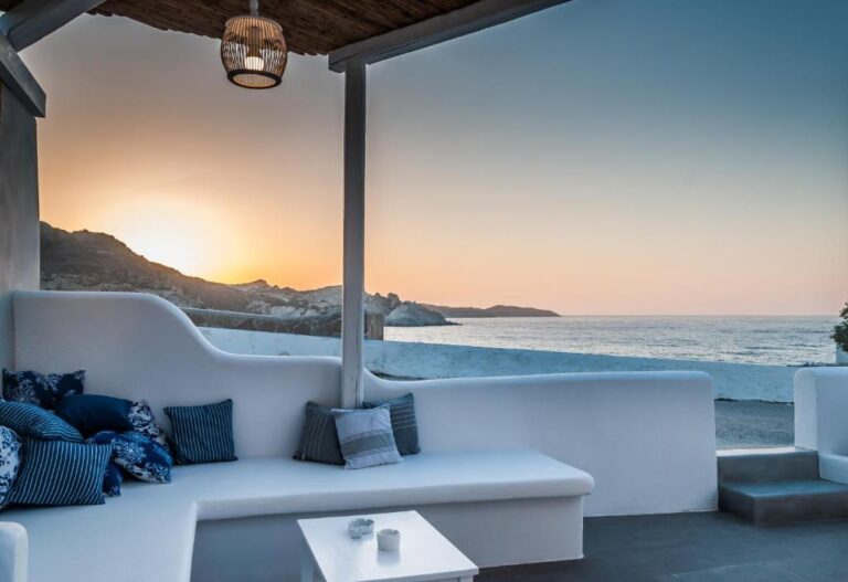 Aerides Mandrakia vacation rental in Milos, Greece